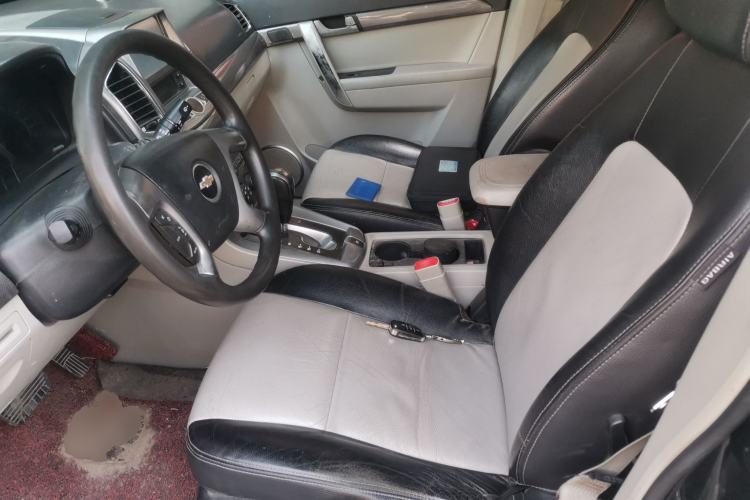 Used Chevrolet Captiva 2011 2.4 AT 5-Seater Comfort Edition Left Front Seat