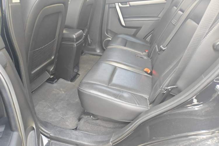 Used Chevrolet Captiva 2011 2.4 AT 7-Seater Luxury Edition Left Rear Seat
