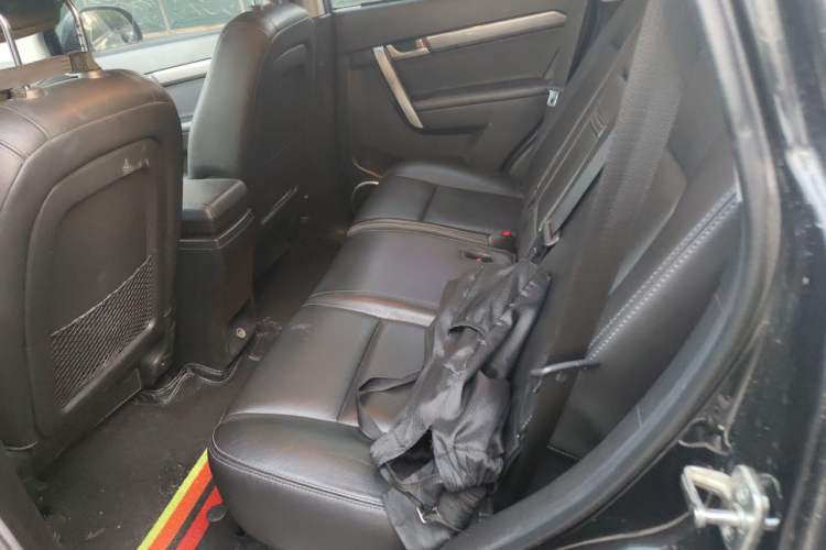 Used Chevrolet Captiva 2011 2.4 AT 7-Seater Luxury Edition Left Rear Seat