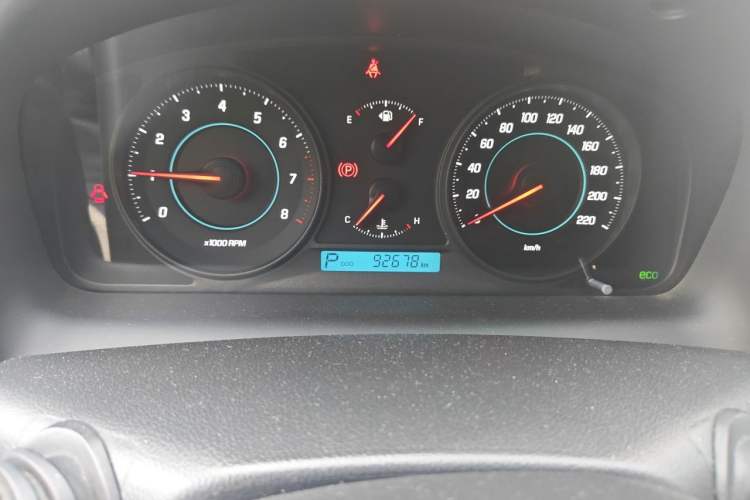 Used Chevrolet Captiva 2011 2.4 AT 7-Seater Luxury Edition Odometer Close Up