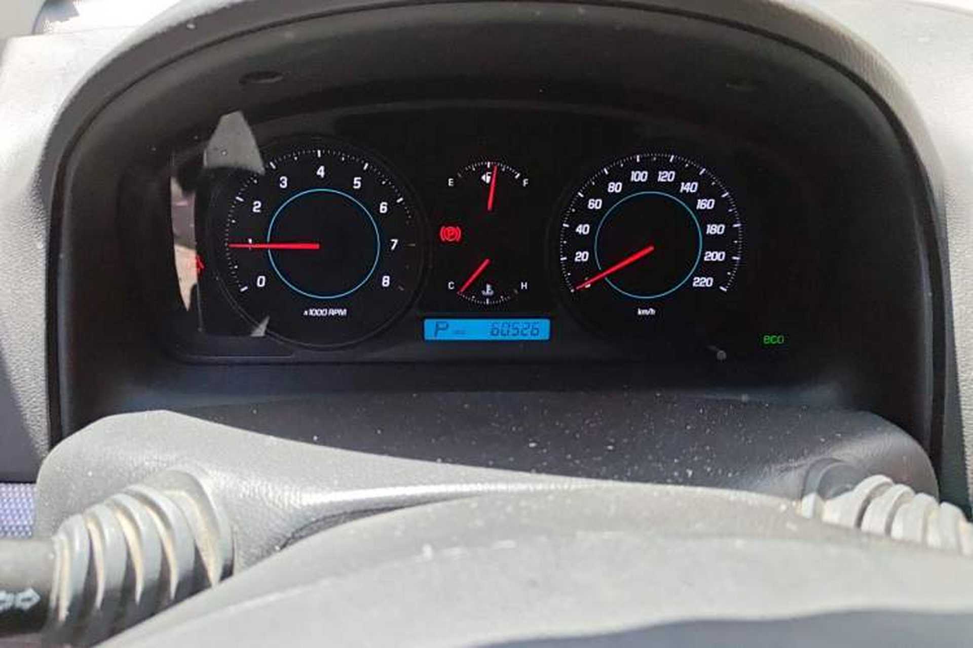 Used Chevrolet Captiva 2011 2.4 AT 7-Seater Luxury Edition Odometer Close Up