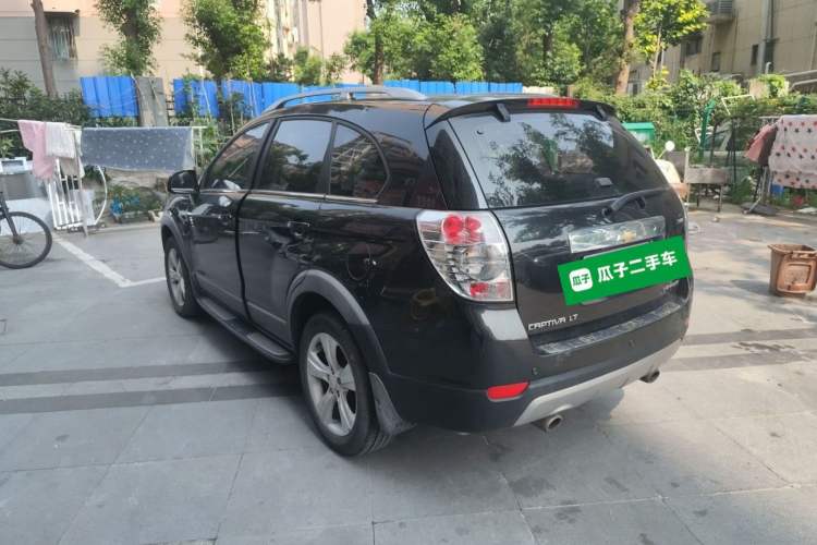Used Chevrolet Captiva 2011 2.4 AT 7-Seater Luxury Edition Rear Left 45 Deg