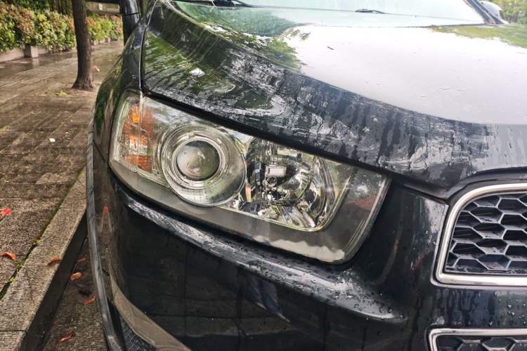 Used Chevrolet Captiva 2011 2.4 AT 5-Seater Comfort Edition Right Front Headlight