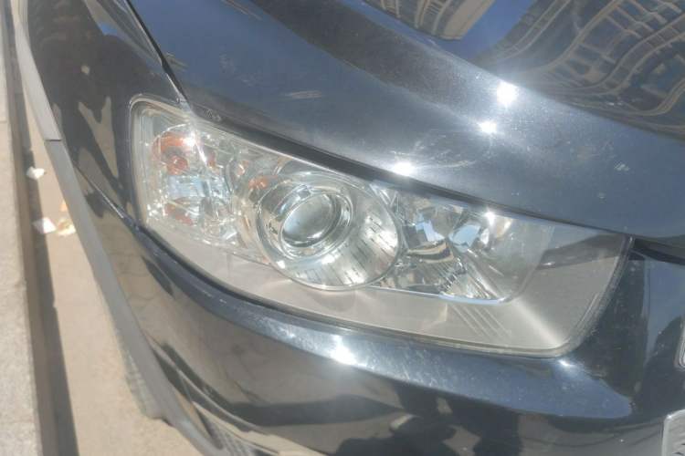 Used Chevrolet Captiva 2011 2.4 AT 7-Seater Luxury Edition Right Front Headlight