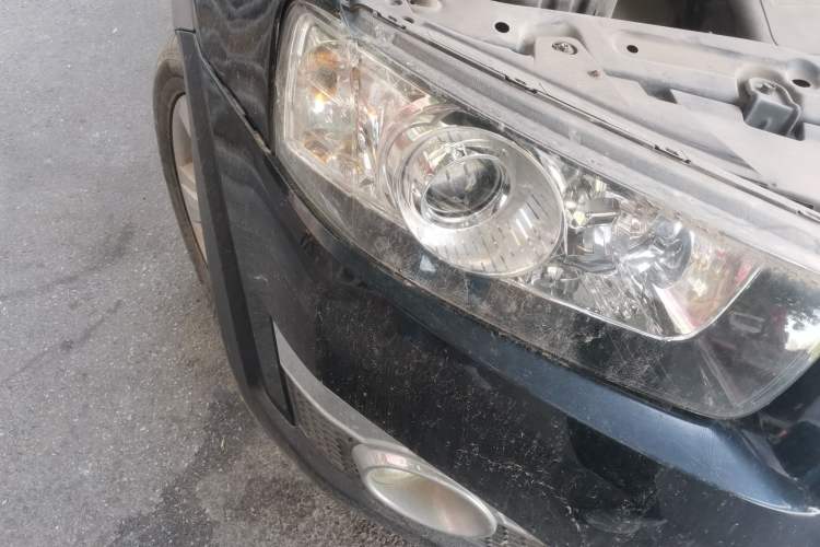 Used Chevrolet Captiva 2011 2.4 AT 5-Seater Comfort Edition Right Front Headlight