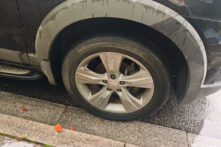 Used Chevrolet Captiva 2011 2.4 AT 5-Seater Comfort Edition Right Front Wheel Hub