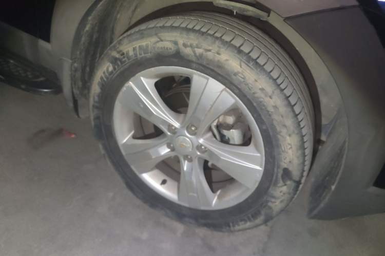 Used Chevrolet Captiva 2011 2.4 AT 7-Seater Luxury Edition Right Front Wheel Hub