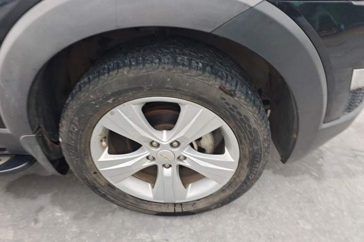 Used Chevrolet Captiva 2011 2.4 AT 5-Seater Comfort Edition Right Front Wheel Hub