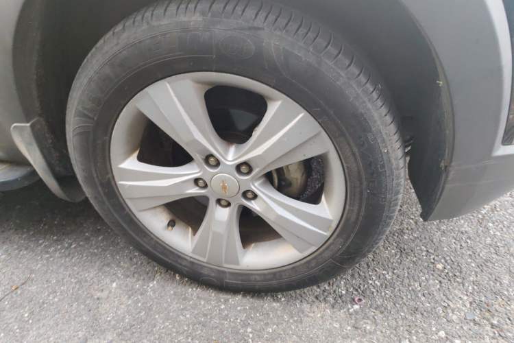 Used Chevrolet Captiva 2011 2.4 AT 7-Seater Luxury Edition Right Front Wheel Hub