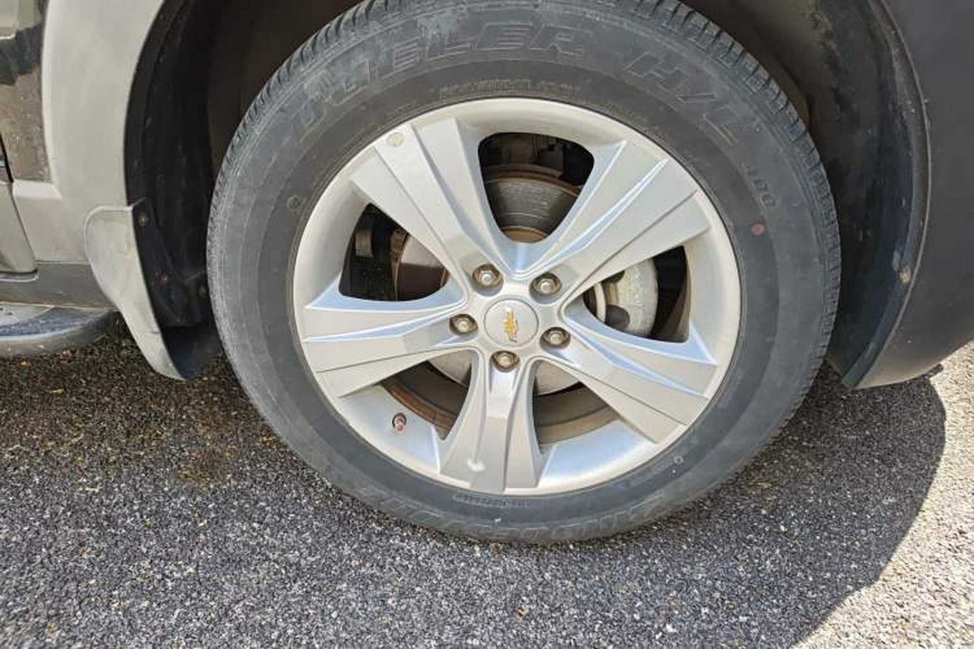 Used Chevrolet Captiva 2011 2.4 AT 7-Seater Luxury Edition Right Front Wheel Hub