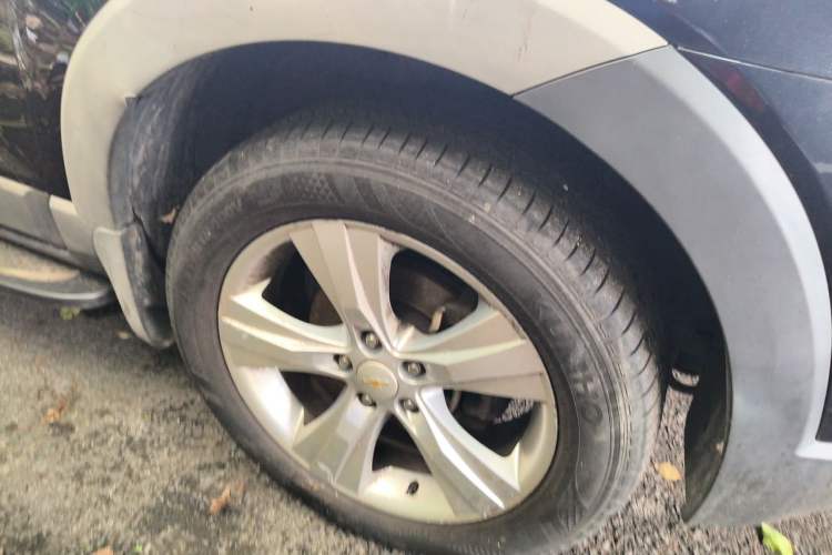 Used Chevrolet Captiva 2011 2.4 AT 7-Seater Luxury Edition Right Front Wheel Hub