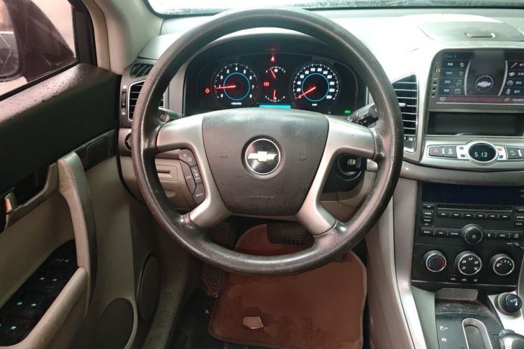 Used Chevrolet Captiva 2011 2.4 AT 5-Seater Comfort Edition Steering Wheel