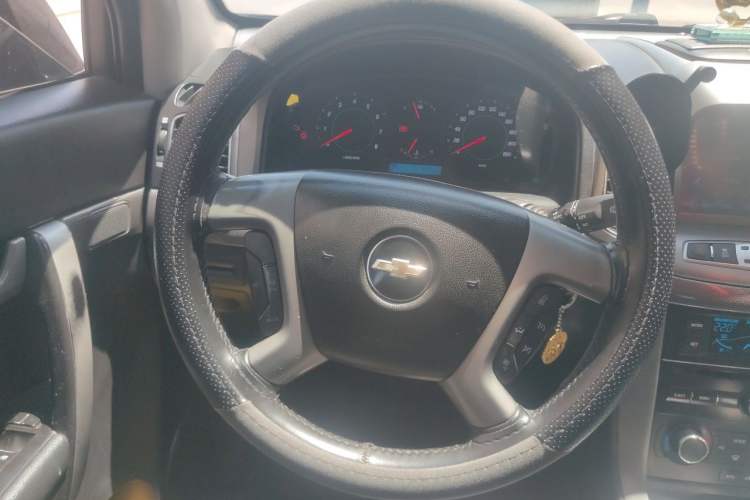 Used Chevrolet Captiva 2011 2.4 AT 7-Seater Luxury Edition Steering Wheel