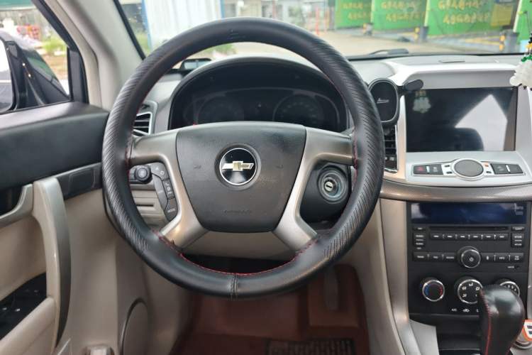 Used Chevrolet Captiva 2011 2.4 AT 5-Seater Comfort Edition Steering Wheel