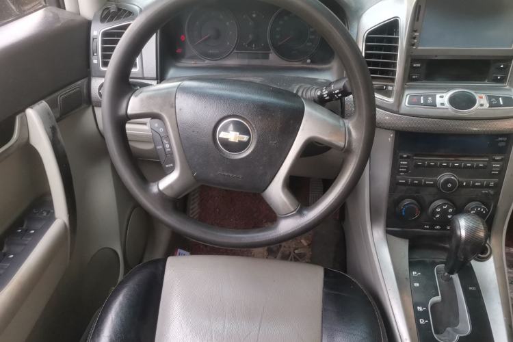 Used Chevrolet Captiva 2011 2.4 AT 5-Seater Comfort Edition Steering Wheel