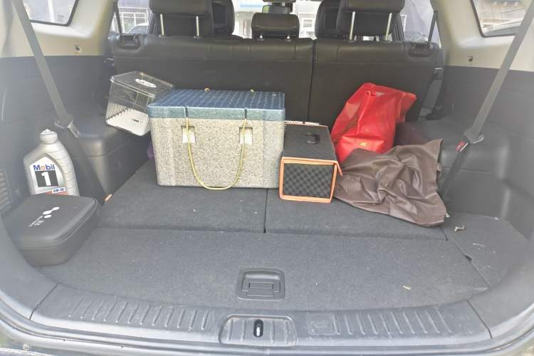 Used Chevrolet Captiva 2011 2.4 AT 7-Seater Luxury Edition Trunk