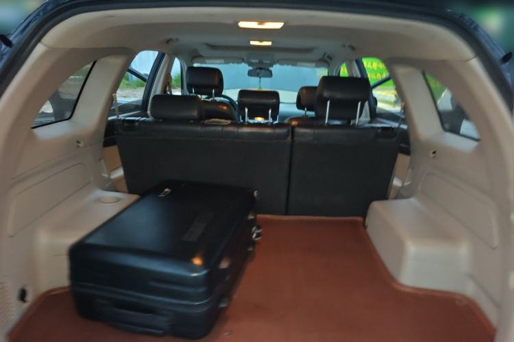 Used Chevrolet Captiva 2011 2.4 AT 5-Seater Comfort Edition Trunk