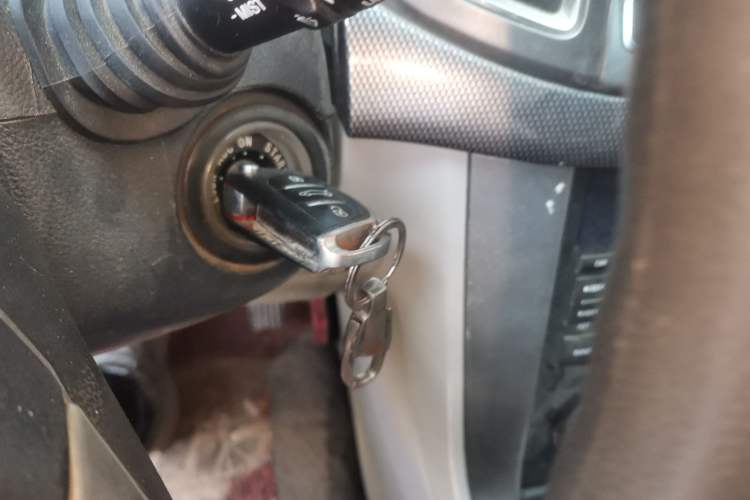 Used Chevrolet Captiva 2011 2.4 AT 5-Seater Comfort Edition Vehicle Key