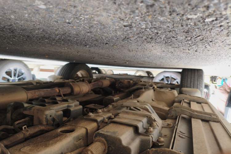 Used Chevrolet Captiva 2011 2.4 AT 7-Seater Luxury Navigation Edition Chassis Front Left