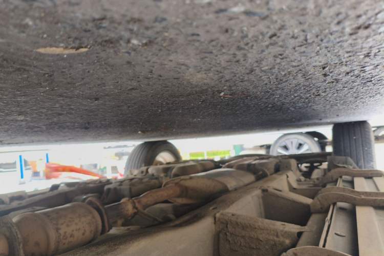 Used Chevrolet Captiva 2011 2.4 AT 7-Seater Luxury Navigation Edition Chassis Front Right