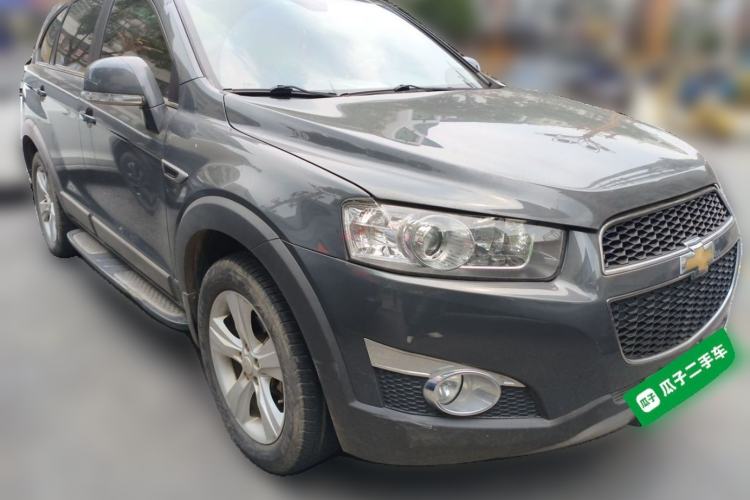 Used Chevrolet Captiva 2011 2.4 AT 7-Seater Luxury Navigation Edition Front Right 45 Deg