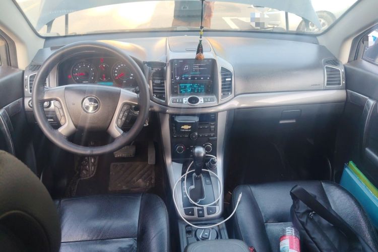 Used Chevrolet Captiva 2011 2.4 AT 7-Seater Luxury Edition Center Console