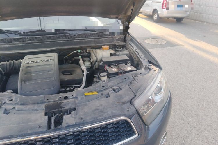 Used Chevrolet Captiva 2011 2.4 AT 7-Seater Luxury Edition Engine Bay Left