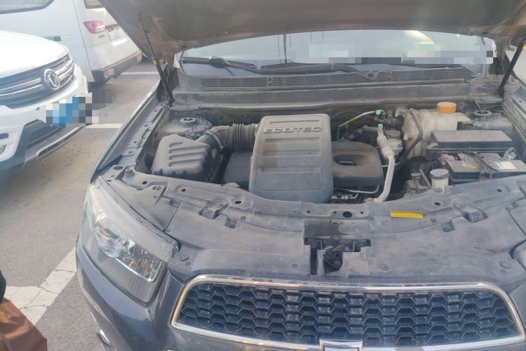 Used Chevrolet Captiva 2011 2.4 AT 7-Seater Luxury Edition Engine Bay Right