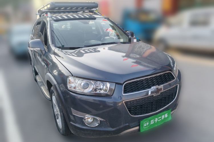 Used Chevrolet Captiva 2011 2.4 AT 7-Seater Luxury Edition Front Right 45 Deg