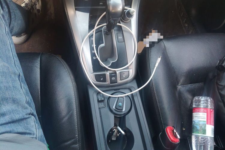 Used Chevrolet Captiva 2011 2.4 AT 7-Seater Luxury Edition Gear Lever