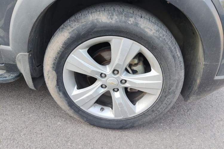 Used Chevrolet Captiva 2011 2.4 AT 7-Seater Luxury Edition Right Front Wheel Hub
