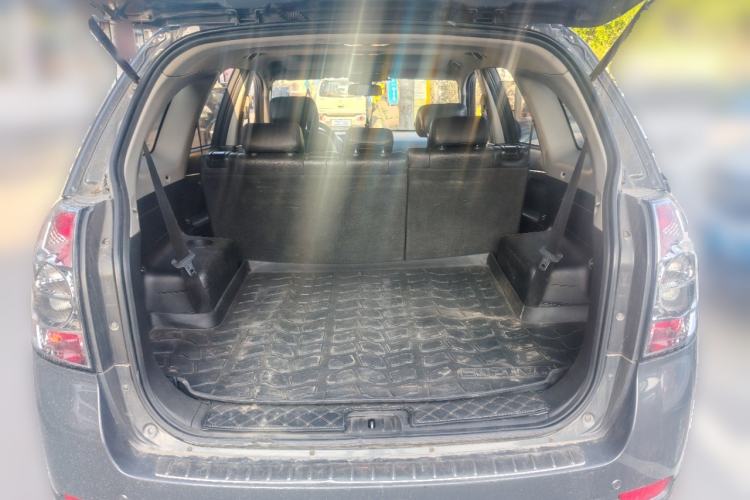 Used Chevrolet Captiva 2011 2.4 AT 7-Seater Luxury Edition Trunk