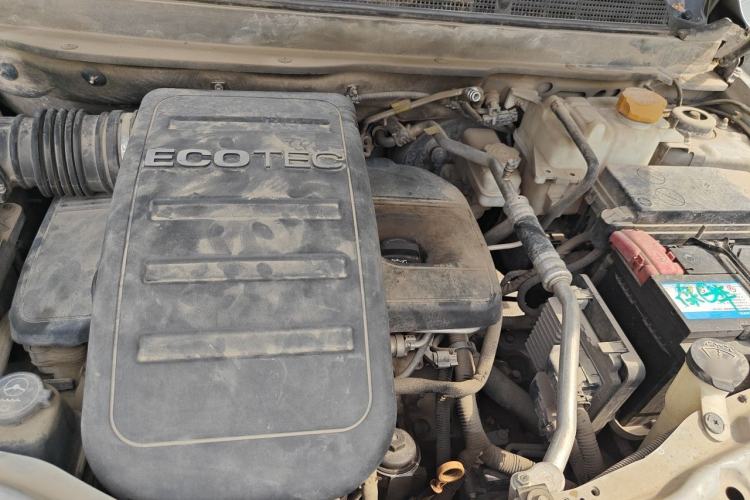 Used Chevrolet Captiva 2011 2.4 AT 7-Seater Luxury Navigation Edition Engine Bay