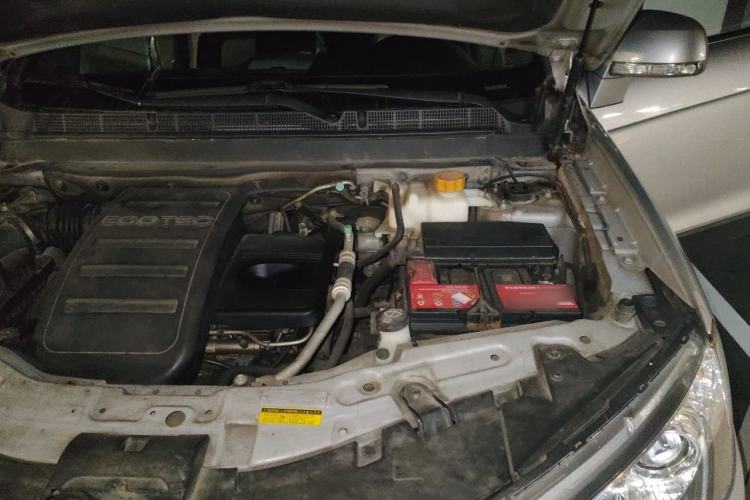 Used Chevrolet Captiva 2011 2.4 AT 5-Seater Comfort Edition Engine Bay Left