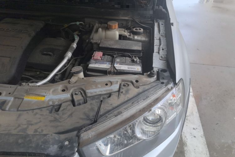 Used Chevrolet Captiva 2011 2.4 AT 7-Seater Luxury Edition Engine Bay Left