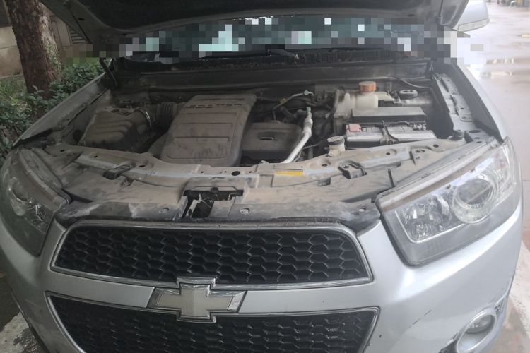 Used Chevrolet Captiva 2011 2.4 AT 7-Seater Luxury Edition Engine Bay