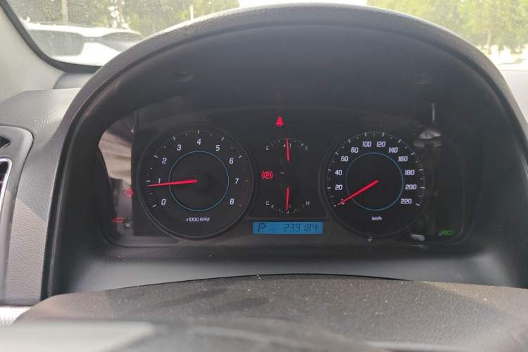 Used Chevrolet Captiva 2011 2.4 AT 7-Seater Luxury Navigation Edition Instrument Cluster