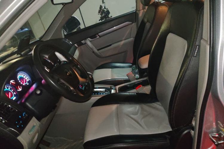 Used Chevrolet Captiva 2011 2.4 AT 5-Seater Comfort Edition Left Front Seat