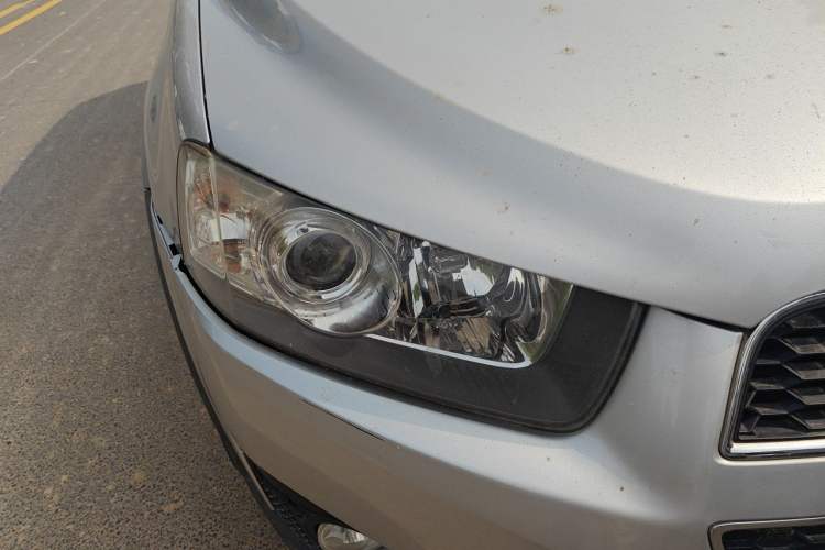 Used Chevrolet Captiva 2011 2.4 AT 7-Seater Luxury Navigation Edition Right Front Headlight
