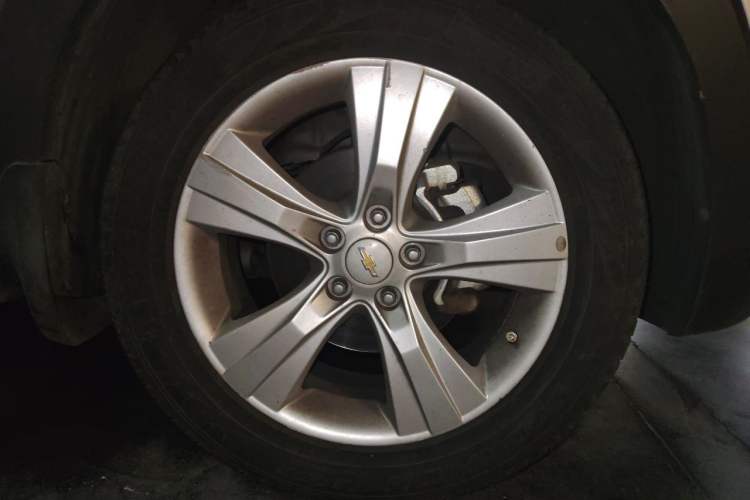 Used Chevrolet Captiva 2011 2.4 AT 5-Seater Comfort Edition Right Front Wheel Hub