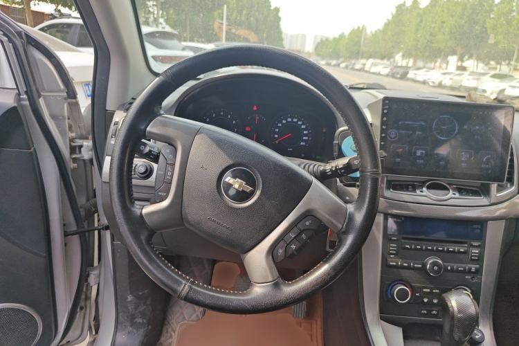 Used Chevrolet Captiva 2011 2.4 AT 7-Seater Luxury Navigation Edition Steering Wheel