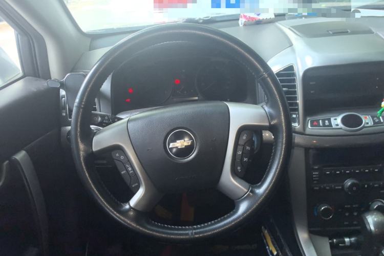 Used Chevrolet Captiva 2011 2.4 AT 7-Seater Luxury Edition Steering Wheel
