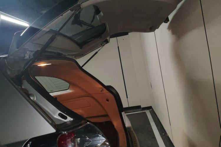 Used Chevrolet Captiva 2011 2.4 AT 5-Seater Comfort Edition Trunk