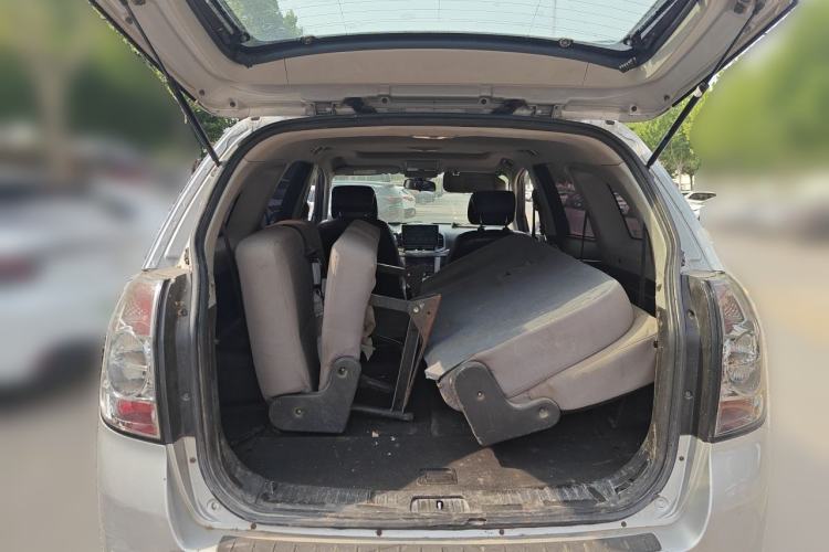 Used Chevrolet Captiva 2011 2.4 AT 7-Seater Luxury Navigation Edition Trunk