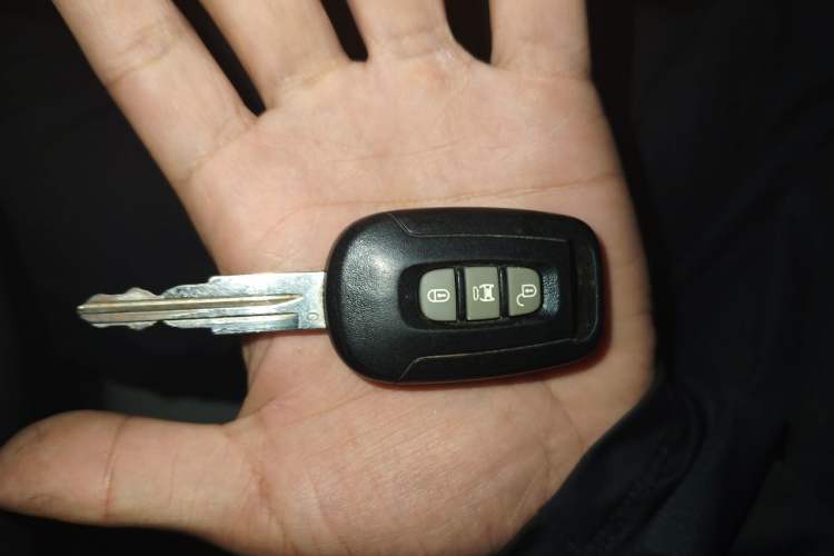 Used Chevrolet Captiva 2011 2.4 AT 5-Seater Comfort Edition Vehicle Key