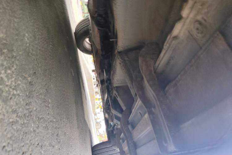 Used Chevrolet Captiva 2011 2.4 AT 7-Seater Luxury Navigation Edition Chassis Front Left