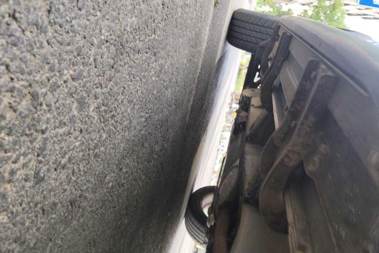 Used Chevrolet Captiva 2011 2.4 AT 7-Seater Luxury Navigation Edition Chassis Front Right