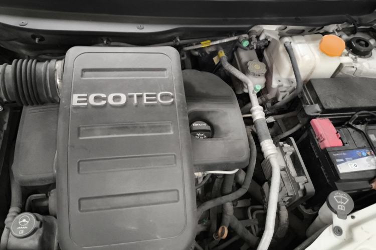 Used Chevrolet Captiva 2011 2.4 AT 5-Seater Comfort Edition Engine Bay