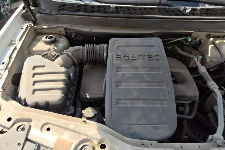 Used Chevrolet Captiva 2011 2.4 AT 7-Seater Luxury Navigation Edition Engine Bay Right
