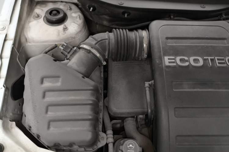 Used Chevrolet Captiva 2011 2.4 AT 5-Seater Comfort Edition Engine Bay Right